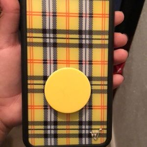 Very pretty new wild flower case w pop socket
